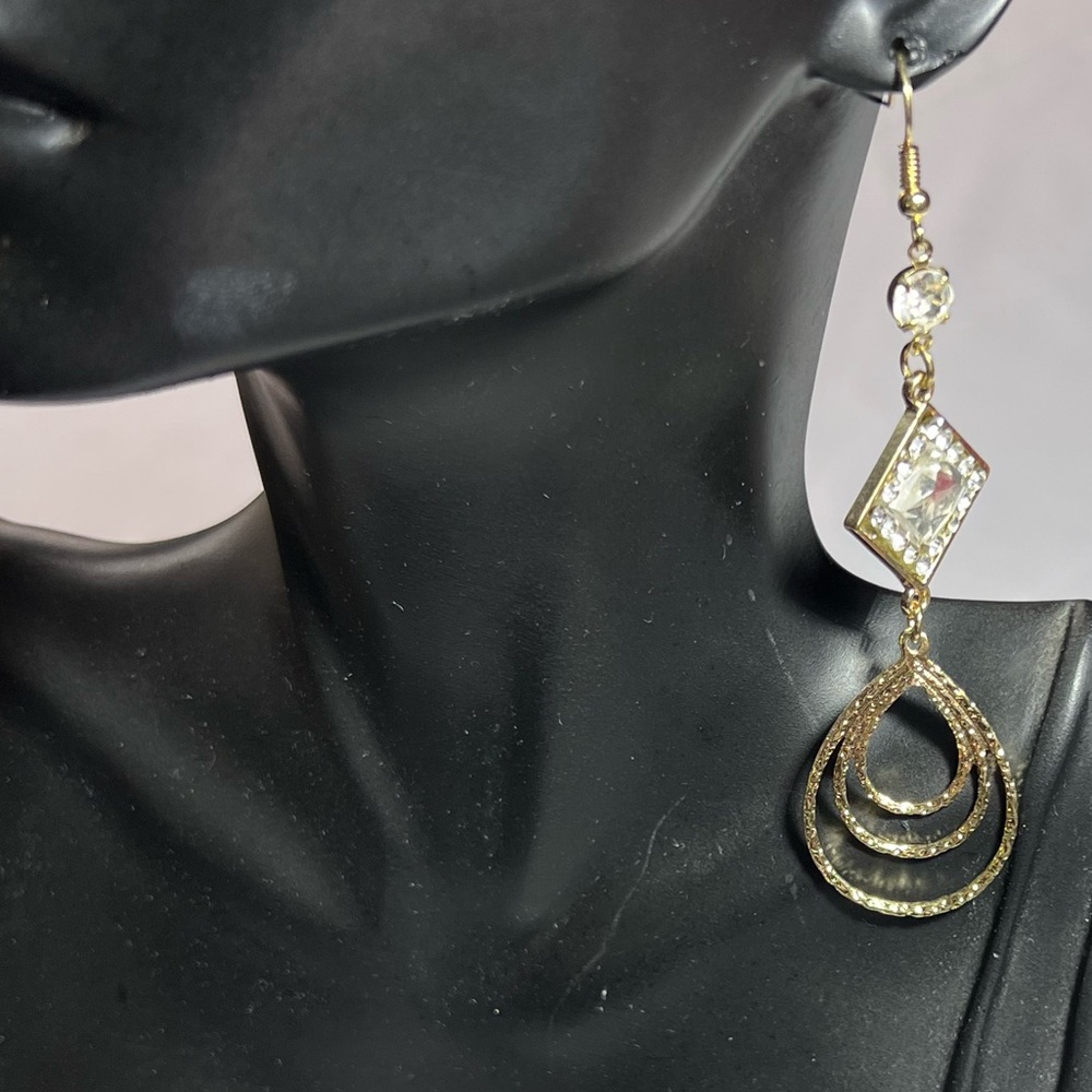 Elegant Gold Rhinestone Cubic Dangle Tear Drop Earrings